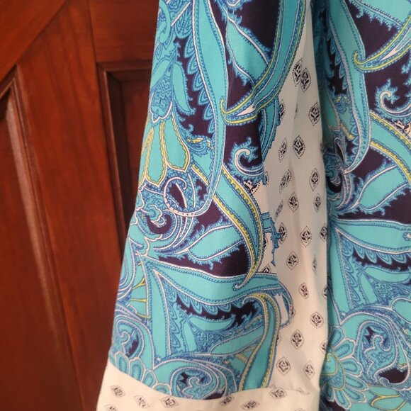 Chicos No-Iron Button-Down Shirt With Blue Paisley & Geometric Print Size 2 Larg - Picture 3 of 6